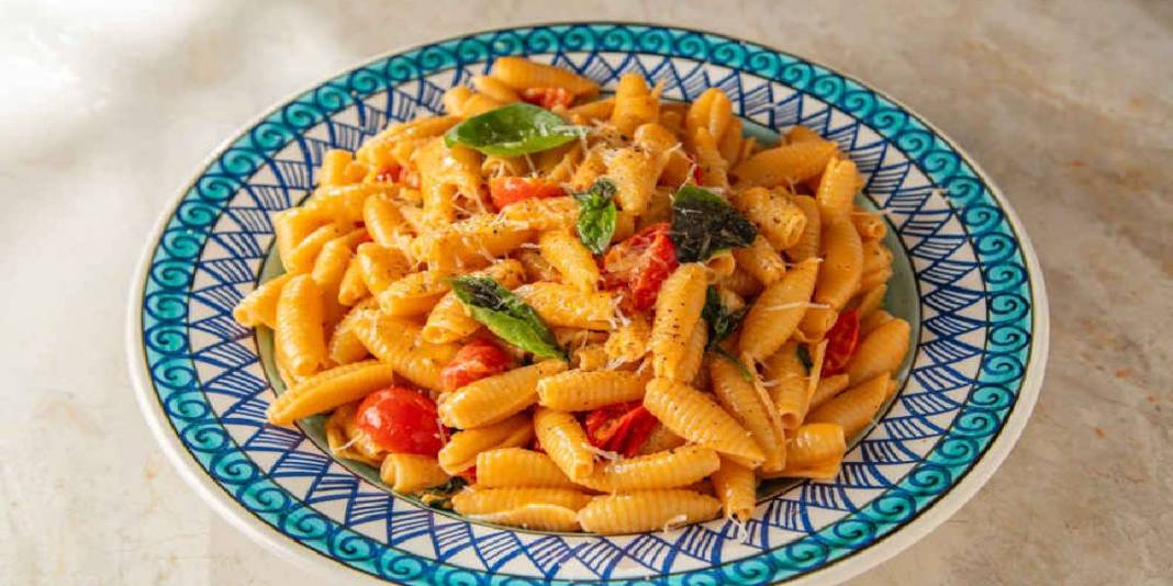 2025’in en popüler tarifleri açıklandı: Tavuk güveç, Dubai çikolatası, yumurta lokmaları 22